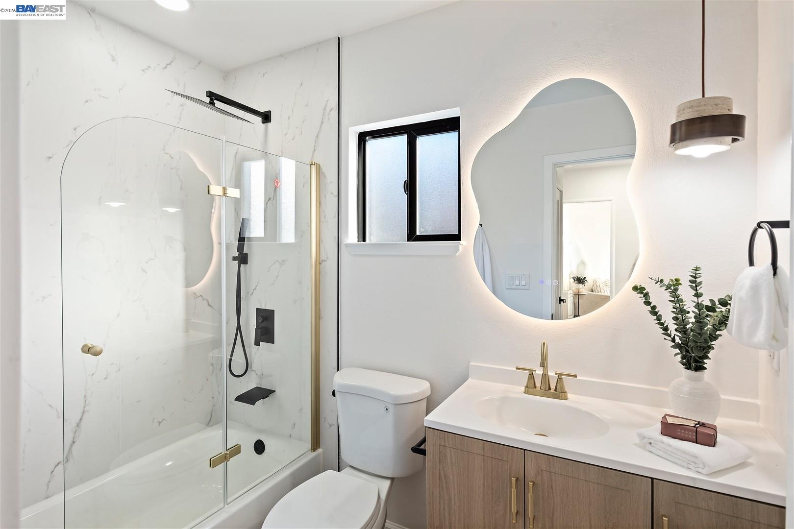 Detail Gallery Image 21 of 47 For 21928 Baywood Ave, Castro Valley,  CA 94546 - 3 Beds | 2/1 Baths