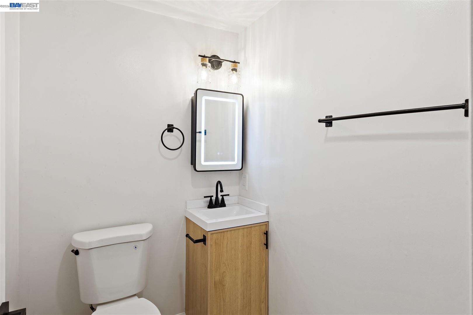 Detail Gallery Image 30 of 47 For 21928 Baywood Ave, Castro Valley,  CA 94546 - 3 Beds | 2/1 Baths