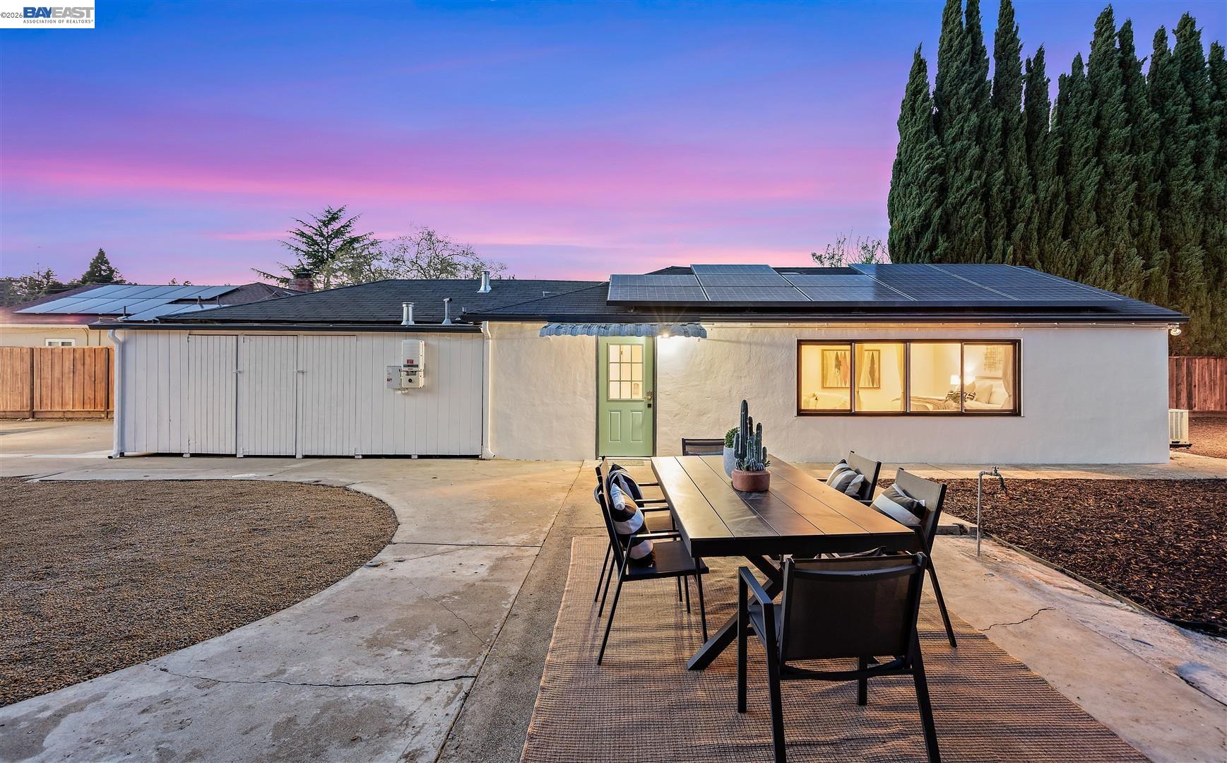 Detail Gallery Image 35 of 47 For 21928 Baywood Ave, Castro Valley,  CA 94546 - 3 Beds | 2/1 Baths