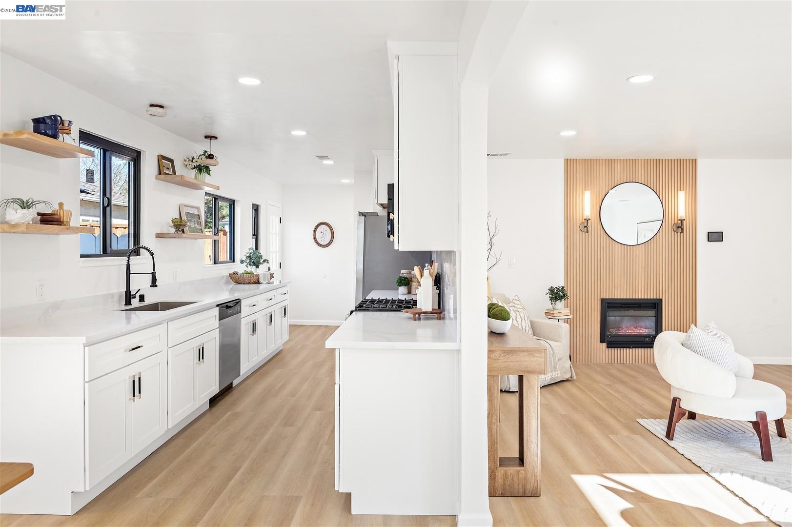 Detail Gallery Image 9 of 47 For 21928 Baywood Ave, Castro Valley,  CA 94546 - 3 Beds | 2/1 Baths