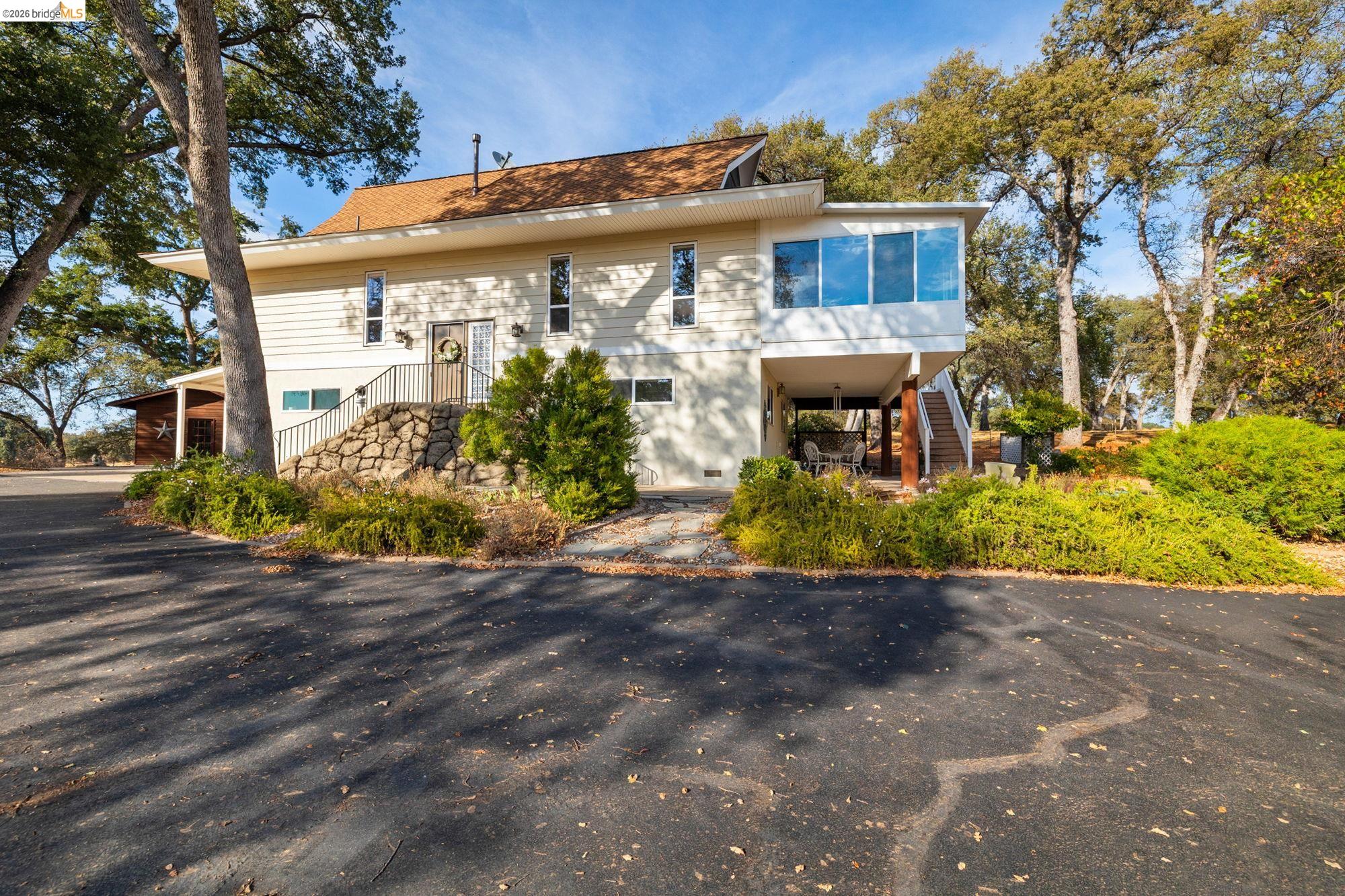 Detail Gallery Image 2 of 53 For 10566 Thistledown, Jamestown,  CA 95327-9532 - 5 Beds | 2 Baths