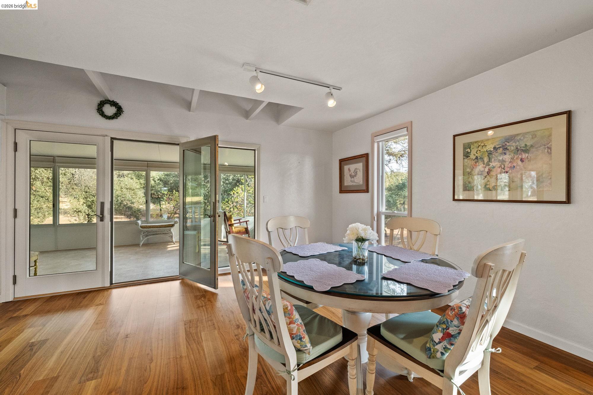 Detail Gallery Image 13 of 53 For 10566 Thistledown, Jamestown,  CA 95327-9532 - 5 Beds | 2 Baths