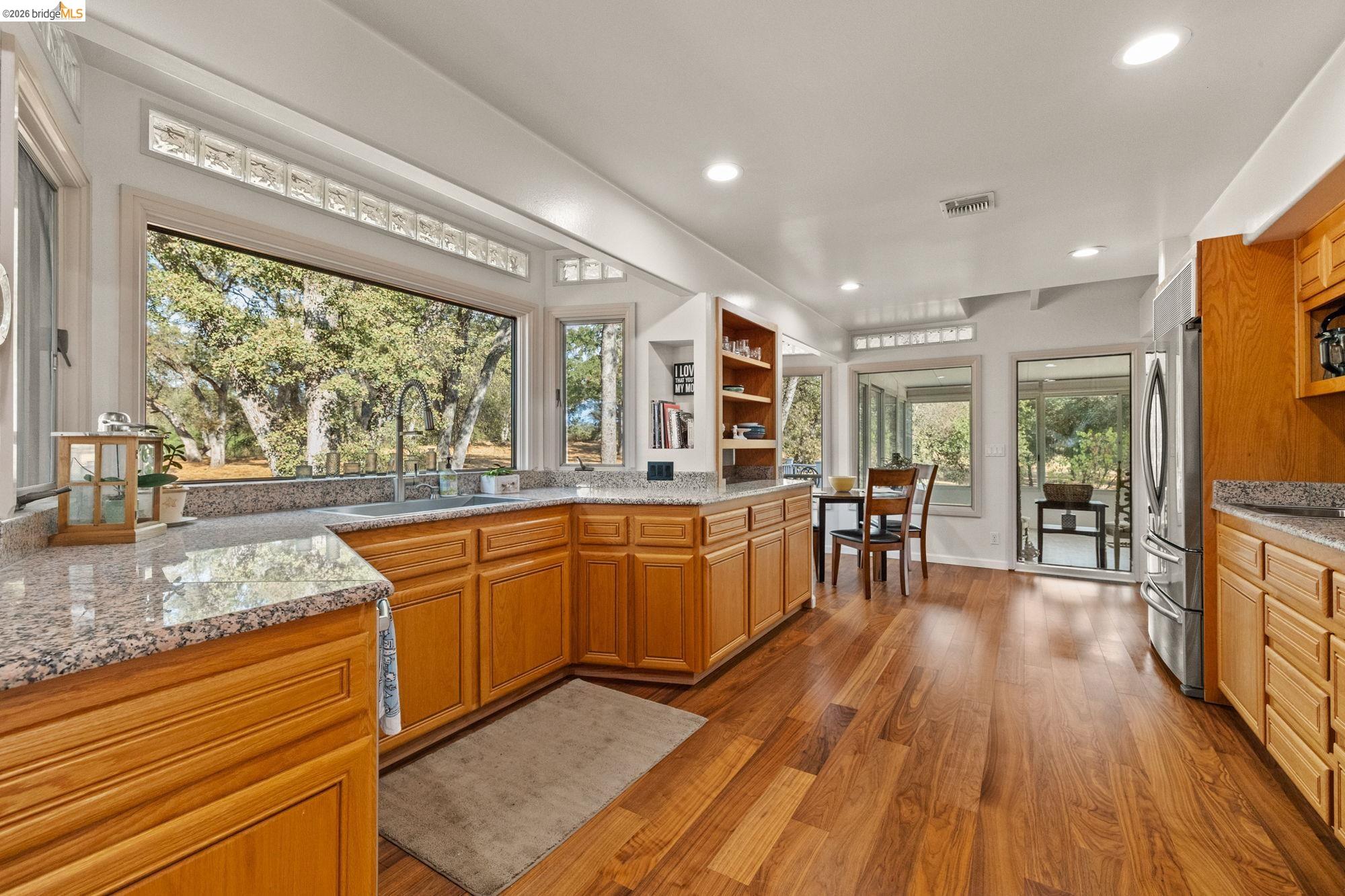 Detail Gallery Image 18 of 53 For 10566 Thistledown, Jamestown,  CA 95327-9532 - 5 Beds | 2 Baths