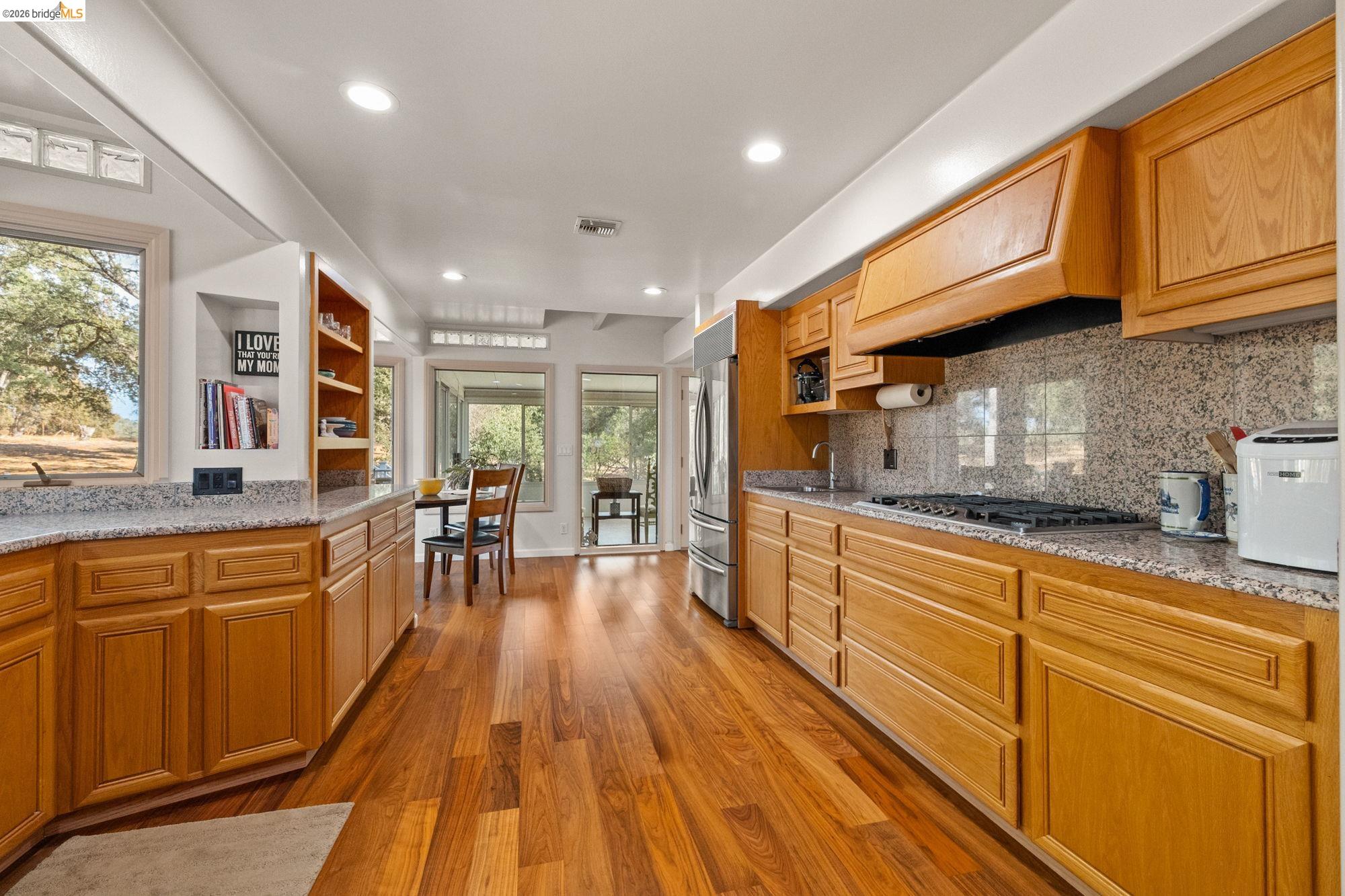 Detail Gallery Image 19 of 53 For 10566 Thistledown, Jamestown,  CA 95327-9532 - 5 Beds | 2 Baths