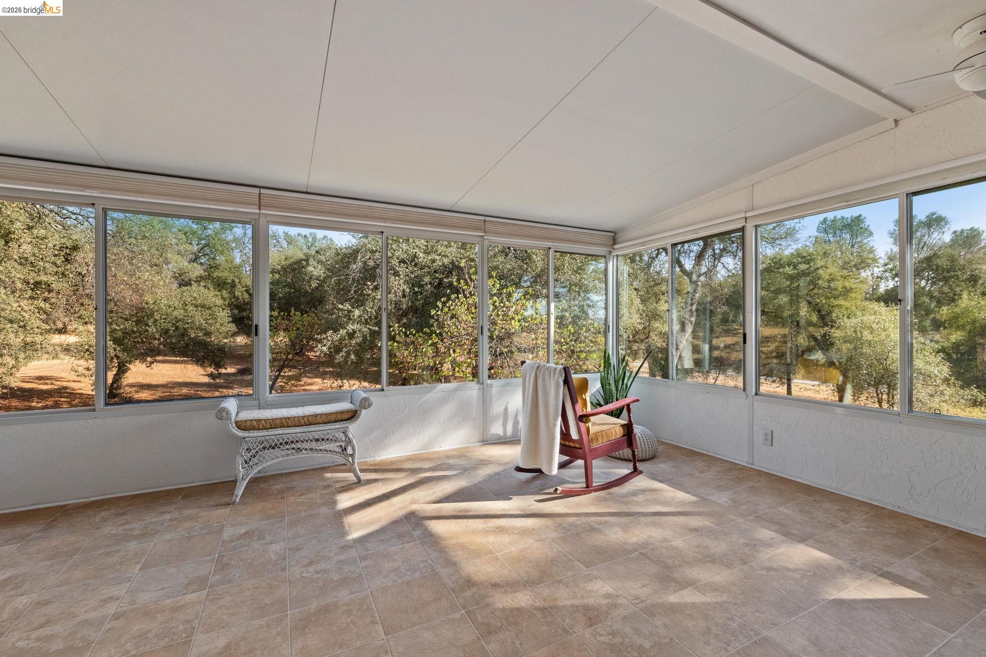 Detail Gallery Image 20 of 53 For 10566 Thistledown, Jamestown,  CA 95327-9532 - 5 Beds | 2 Baths