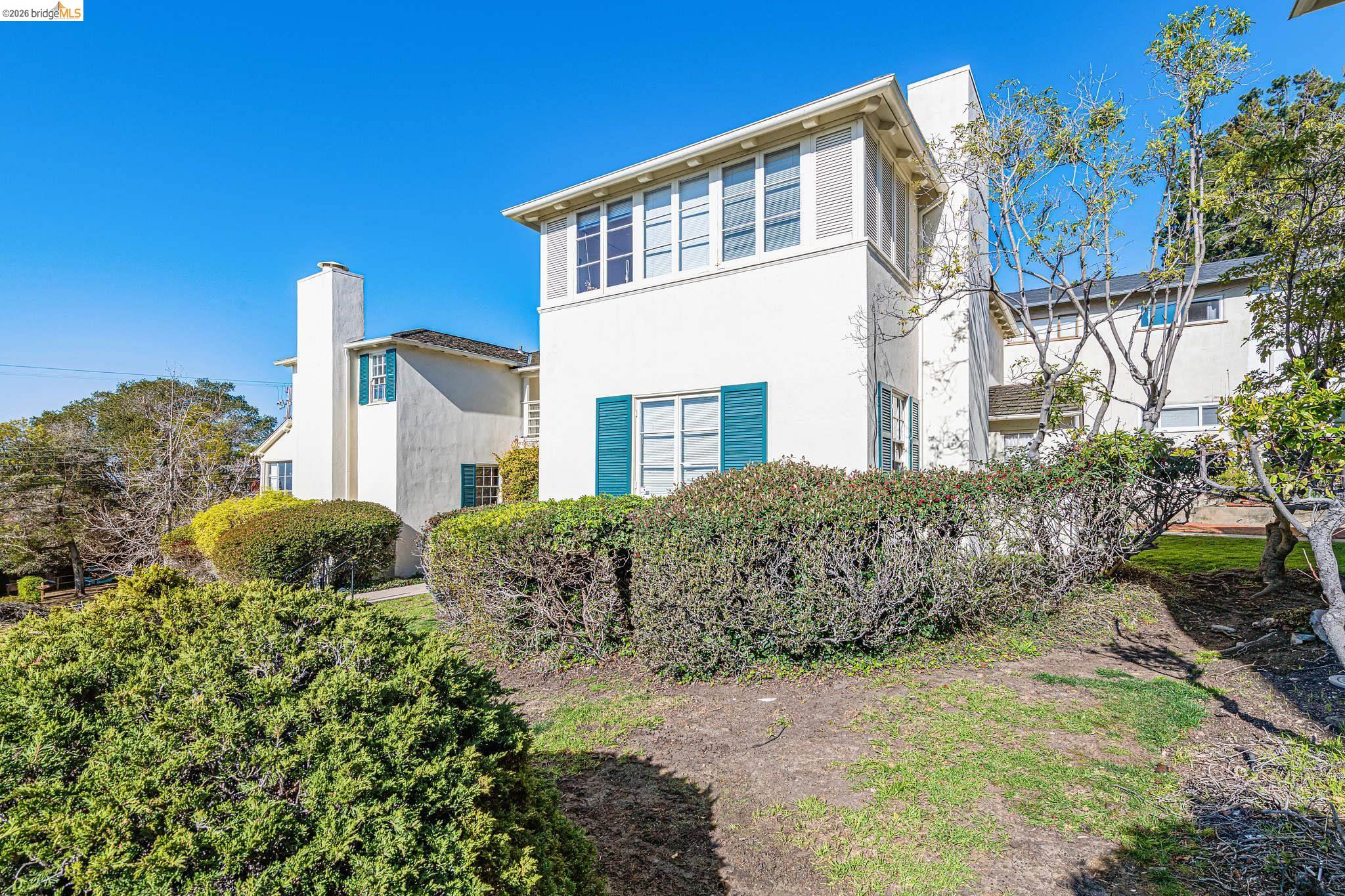 Detail Gallery Image 12 of 50 For 1739 Spruce Street, Berkeley,  CA 94709-1717 - – Beds | – Baths