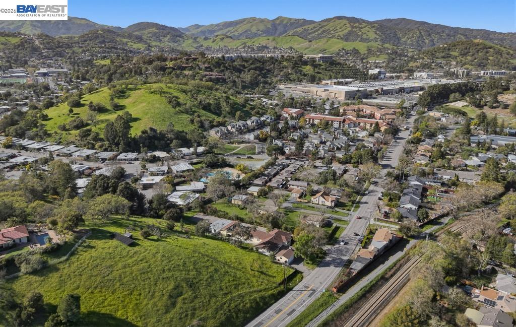 Detail Gallery Image 31 of 38 For 179 Los Ranchitos Rd, San Rafael,  CA 94903 - – Beds | – Baths