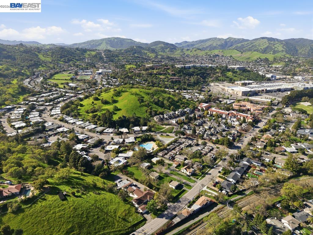 Detail Gallery Image 37 of 38 For 179 Los Ranchitos Rd, San Rafael,  CA 94903 - – Beds | – Baths