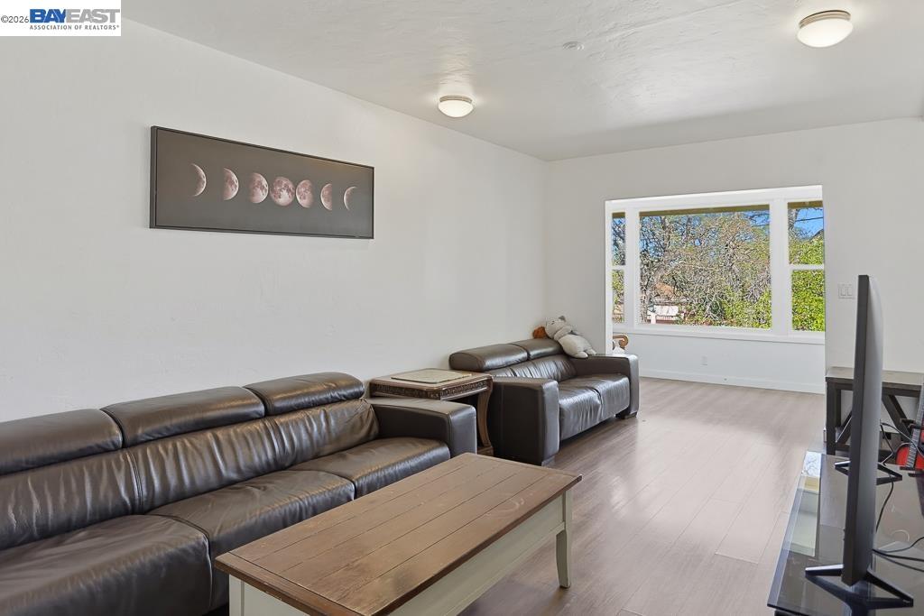 Detail Gallery Image 6 of 38 For 179 Los Ranchitos Rd, San Rafael,  CA 94903 - – Beds | – Baths