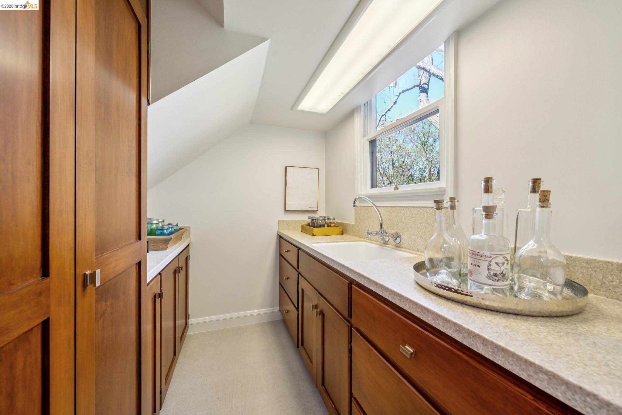 Detail Gallery Image 14 of 52 For 15 Blair Ave, Piedmont,  CA 94611 - 4 Beds | 2 Baths