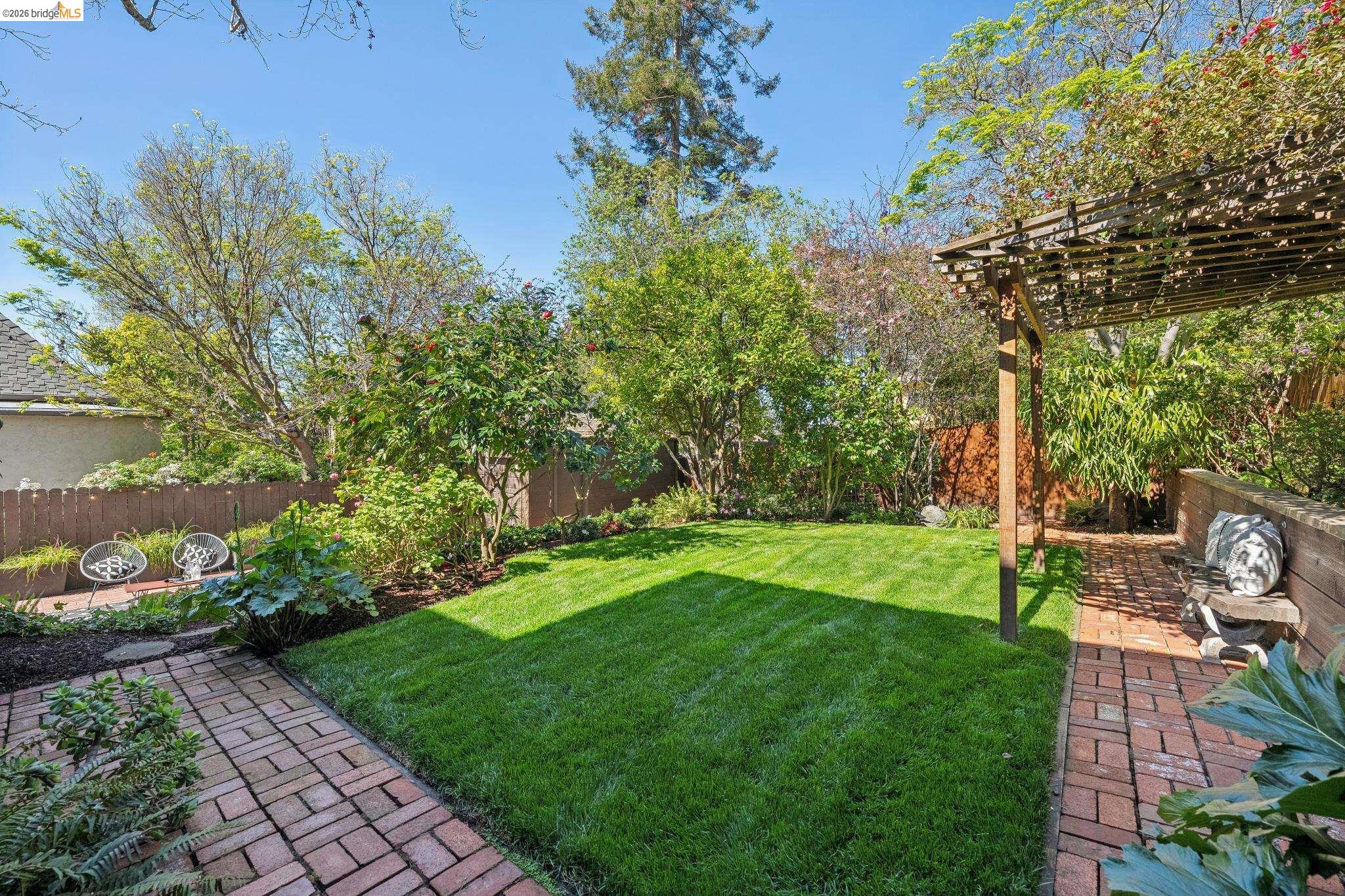 Detail Gallery Image 23 of 52 For 15 Blair Ave, Piedmont,  CA 94611 - 4 Beds | 2 Baths