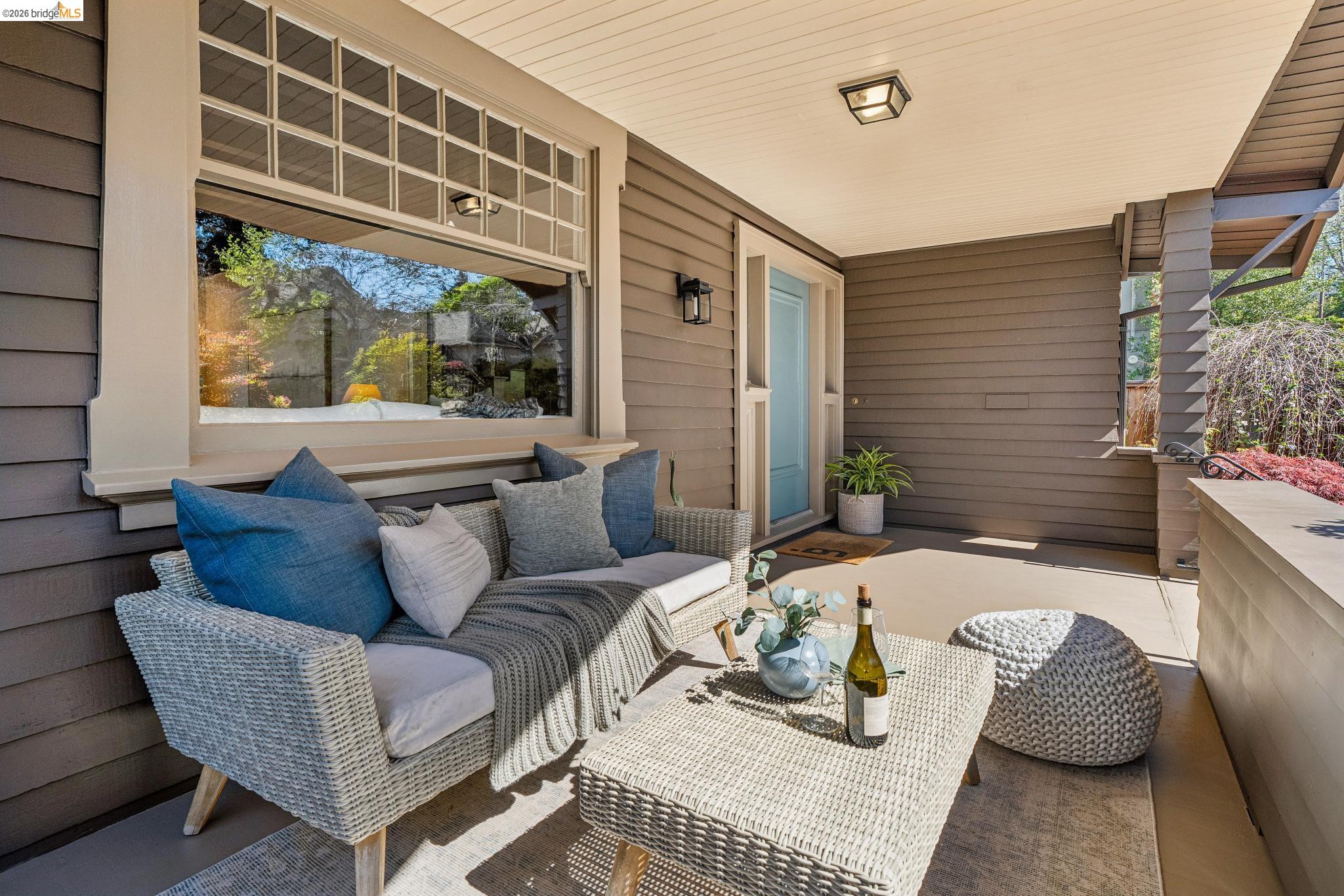 Detail Gallery Image 4 of 52 For 15 Blair Ave, Piedmont,  CA 94611 - 4 Beds | 2 Baths