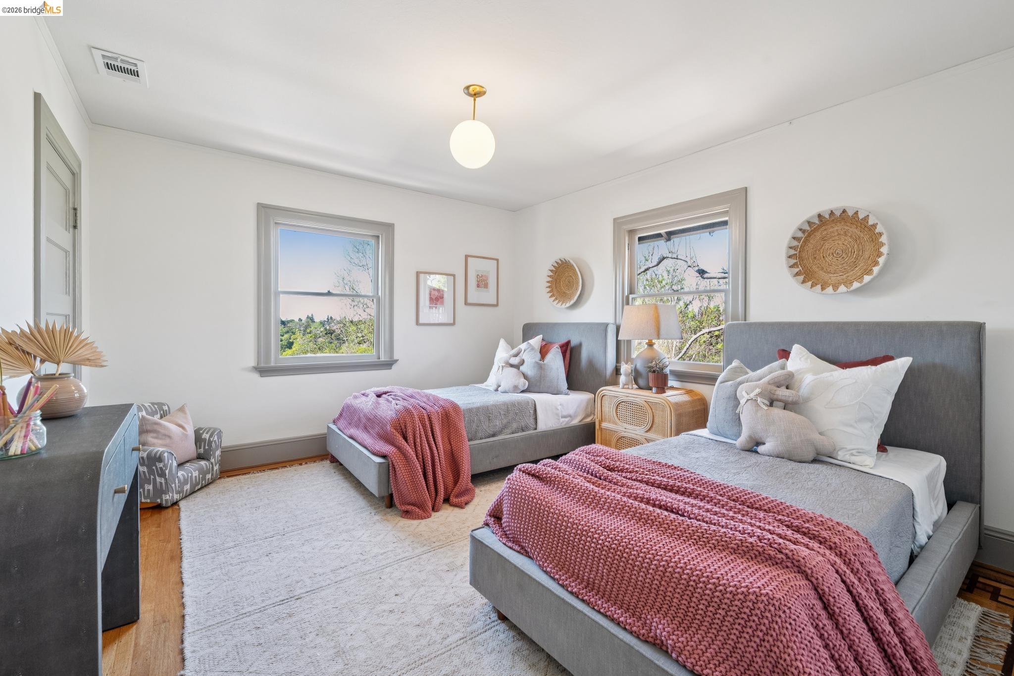 Detail Gallery Image 33 of 52 For 15 Blair Ave, Piedmont,  CA 94611 - 4 Beds | 2 Baths