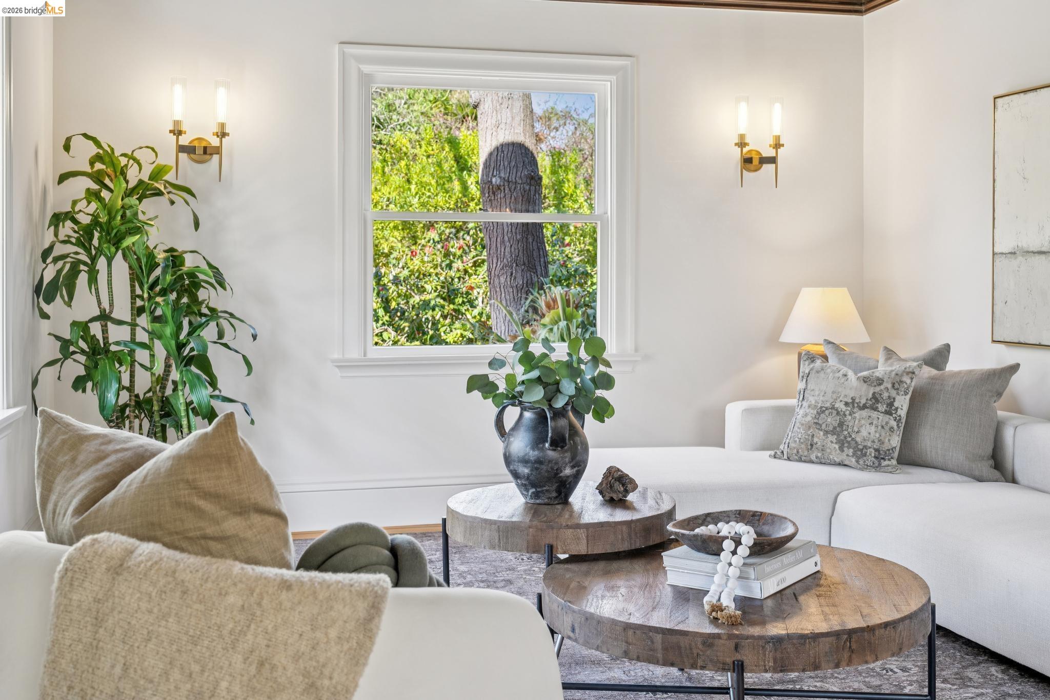 Detail Gallery Image 9 of 52 For 15 Blair Ave, Piedmont,  CA 94611 - 4 Beds | 2 Baths