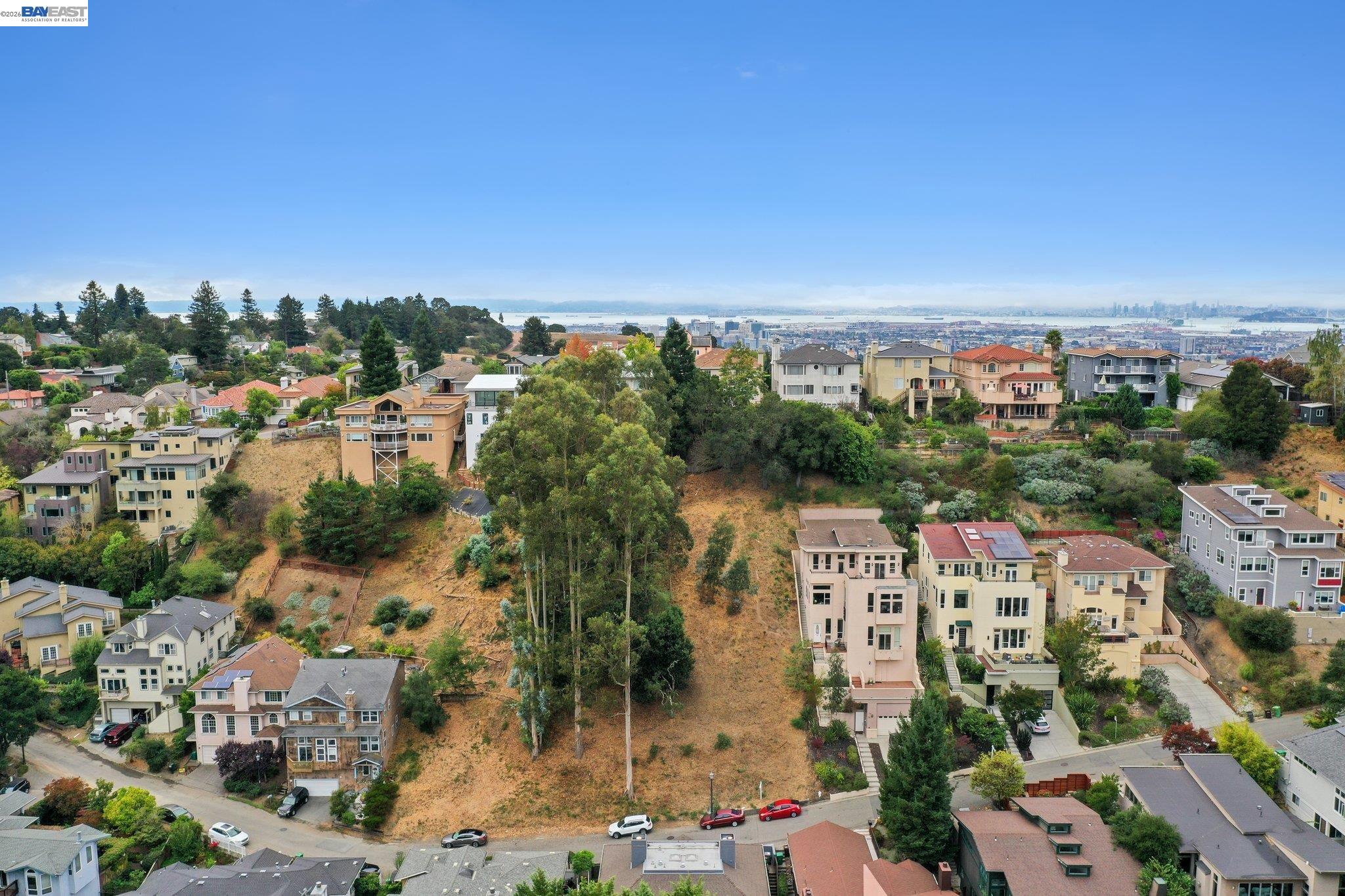 Detail Gallery Image 8 of 11 For 209 Sheridan Rd, Oakland,  CA 94618 - – Beds | – Baths