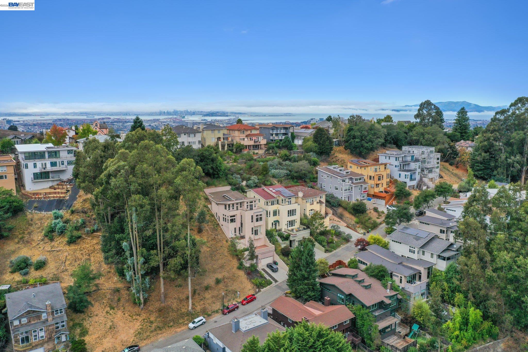 Detail Gallery Image 9 of 11 For 209 Sheridan Rd, Oakland,  CA 94618 - – Beds | – Baths