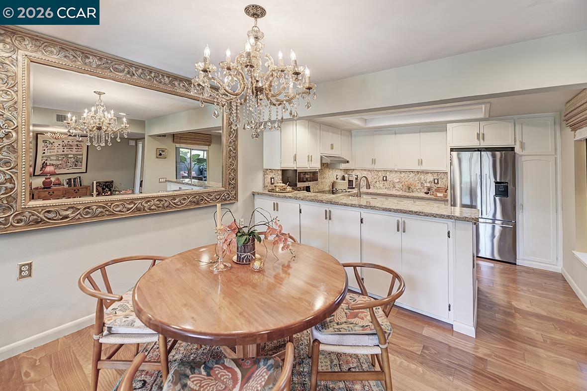 Detail Gallery Image 2 of 51 For 2001 Oakmont Way #6,  Walnut Creek,  CA 94595 - 2 Beds | 1 Baths