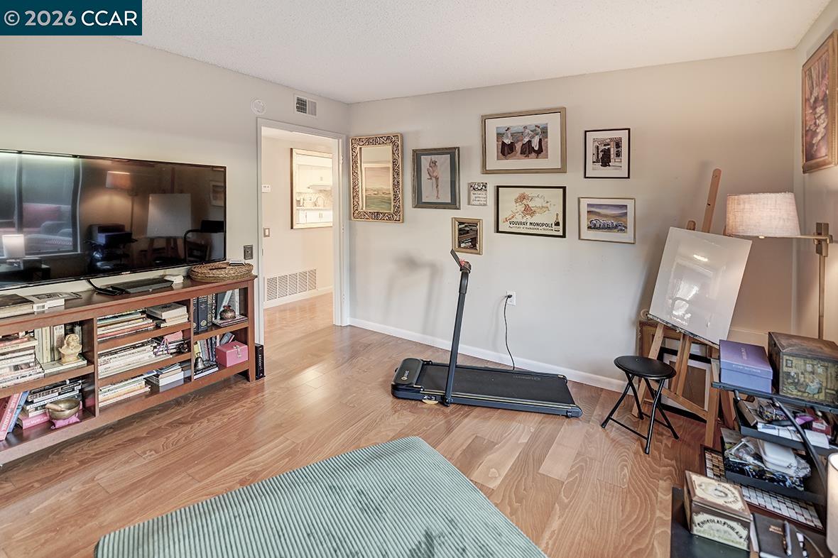 Detail Gallery Image 18 of 51 For 2001 Oakmont Way #6,  Walnut Creek,  CA 94595 - 2 Beds | 1 Baths