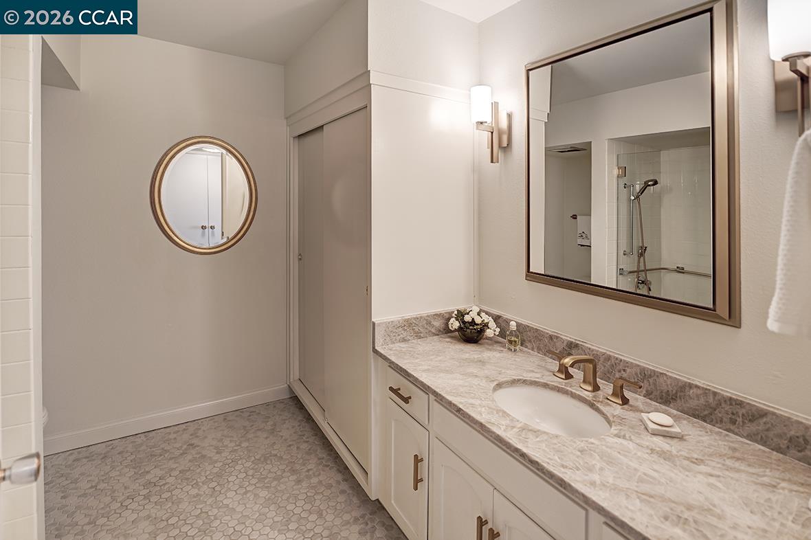 Detail Gallery Image 20 of 51 For 2001 Oakmont Way #6,  Walnut Creek,  CA 94595 - 2 Beds | 1 Baths