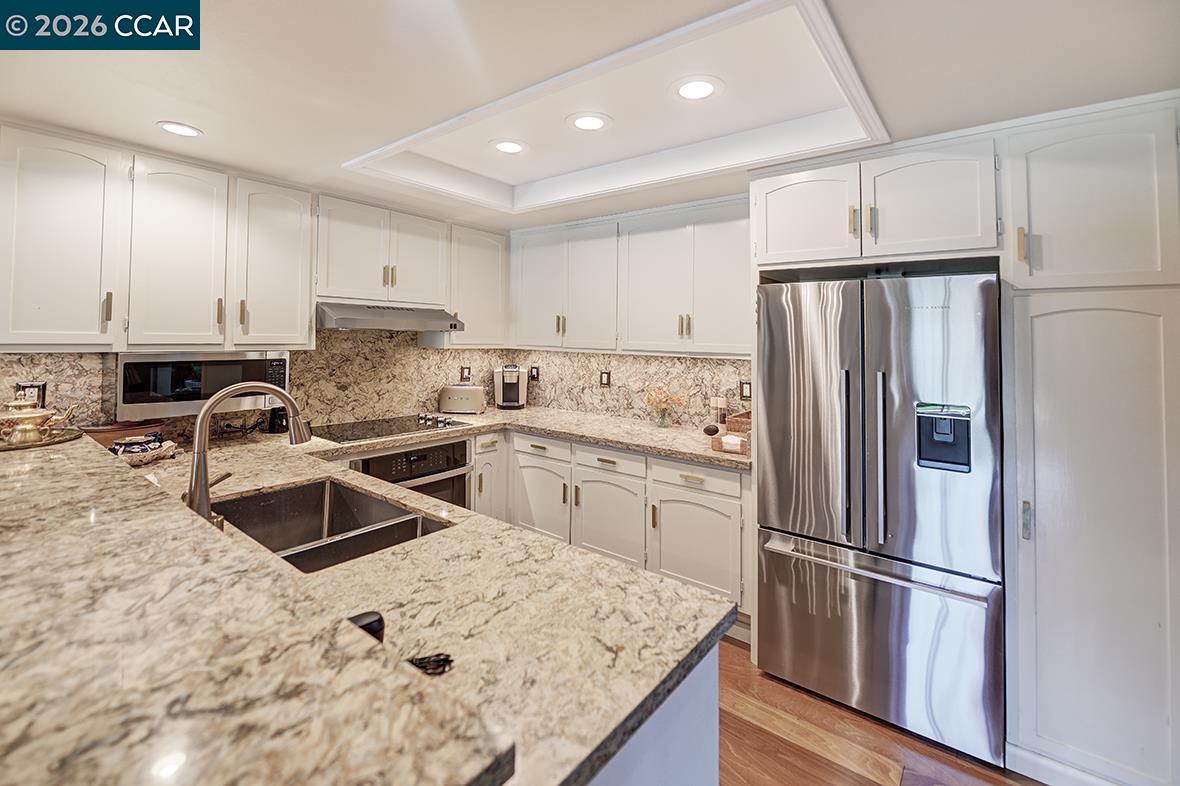 Detail Gallery Image 3 of 51 For 2001 Oakmont Way #6,  Walnut Creek,  CA 94595 - 2 Beds | 1 Baths