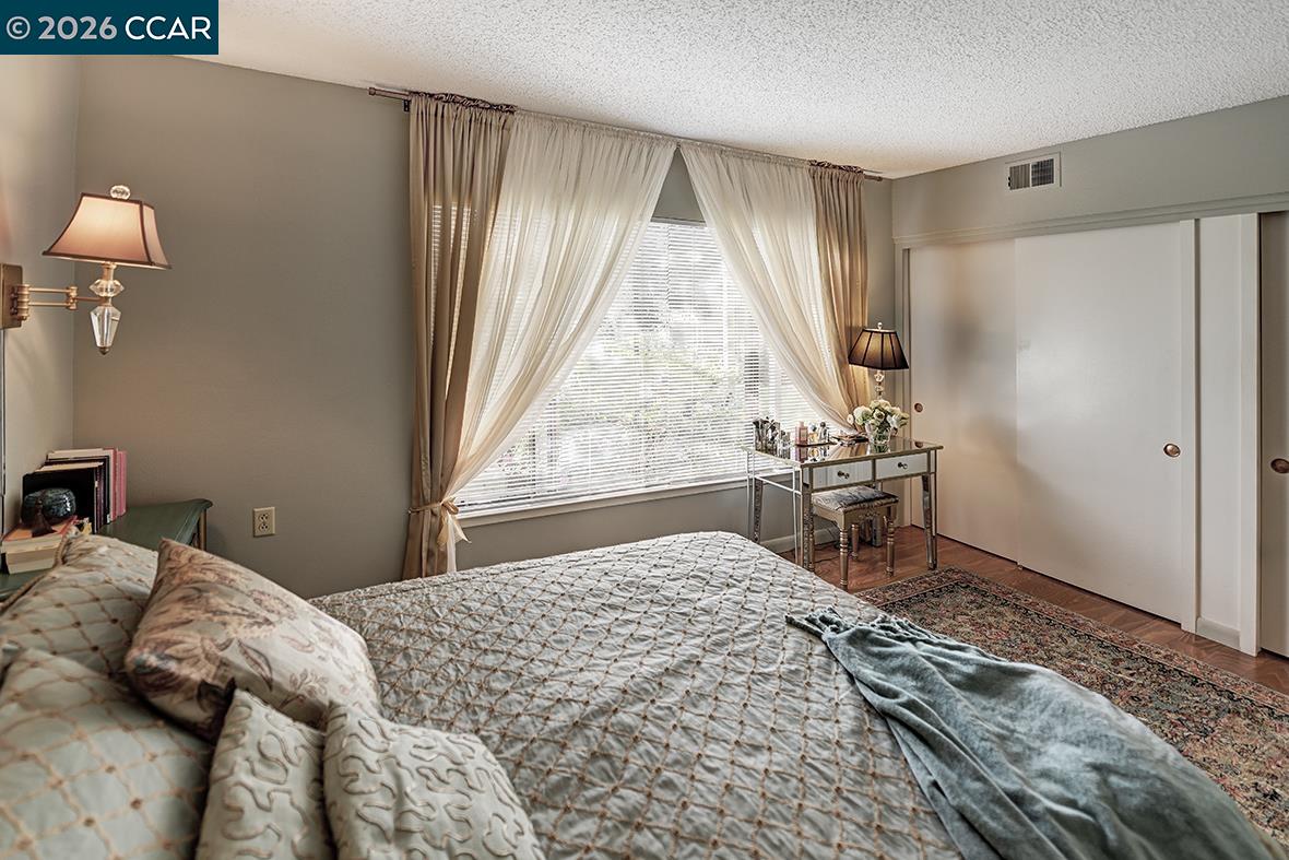 Detail Gallery Image 24 of 51 For 2001 Oakmont Way #6,  Walnut Creek,  CA 94595 - 2 Beds | 1 Baths