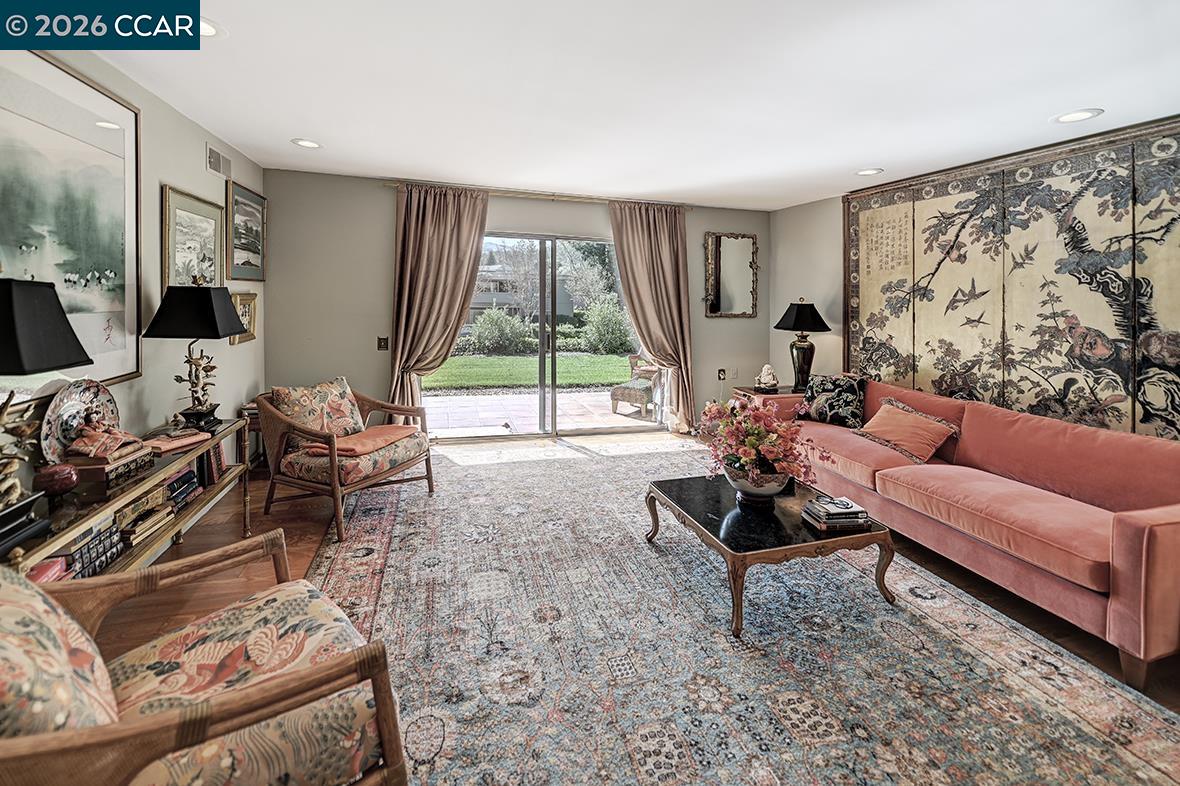 Detail Gallery Image 7 of 51 For 2001 Oakmont Way #6,  Walnut Creek,  CA 94595 - 2 Beds | 1 Baths