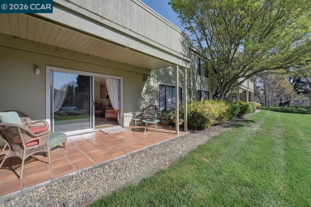 Detail Gallery Image 10 of 51 For 2001 Oakmont Way #6,  Walnut Creek,  CA 94595 - 2 Beds | 1 Baths