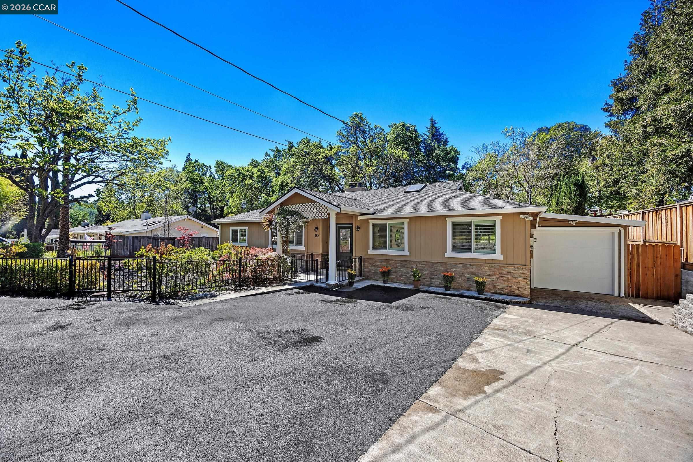 Detail Gallery Image 2 of 32 For 165 Vista Del Diablo, Danville,  CA 94526 - 4 Beds | 2 Baths