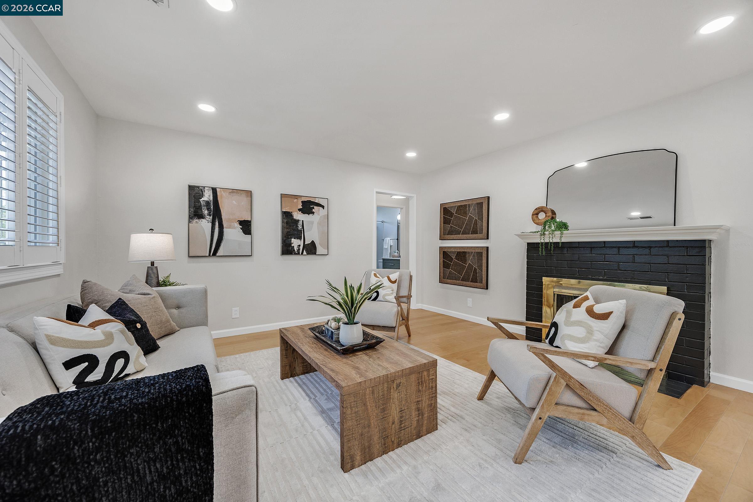 Detail Gallery Image 4 of 32 For 165 Vista Del Diablo, Danville,  CA 94526 - 4 Beds | 2 Baths