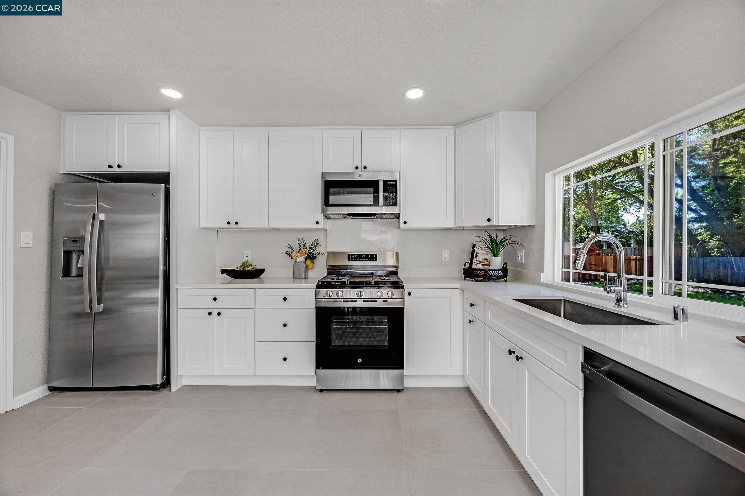Detail Gallery Image 7 of 32 For 165 Vista Del Diablo, Danville,  CA 94526 - 4 Beds | 2 Baths