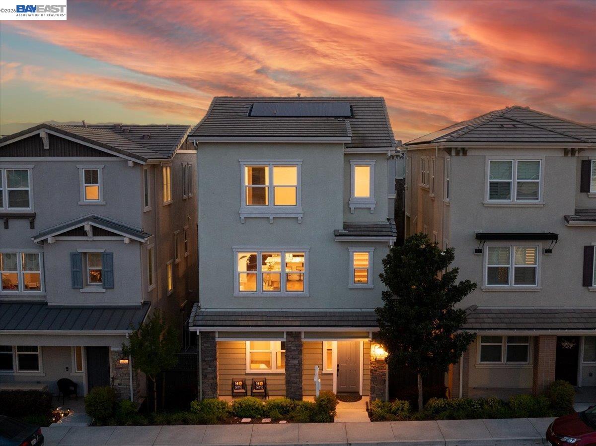 Detail Gallery Image 2 of 54 For 4036 Bothrin St, Dublin,  CA 94568 - 4 Beds | 4 Baths