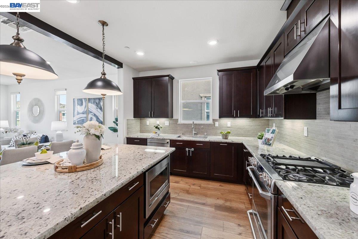 Detail Gallery Image 16 of 54 For 4036 Bothrin St, Dublin,  CA 94568 - 4 Beds | 4 Baths