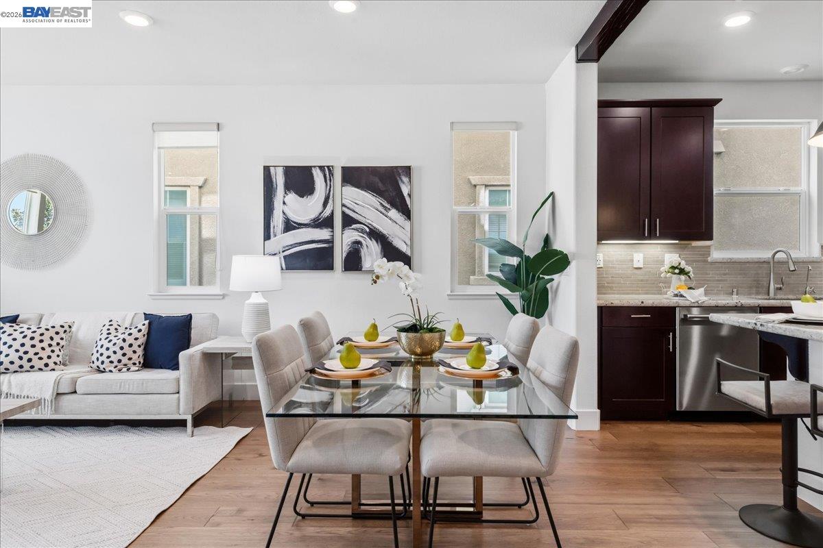 Detail Gallery Image 19 of 54 For 4036 Bothrin St, Dublin,  CA 94568 - 4 Beds | 4 Baths