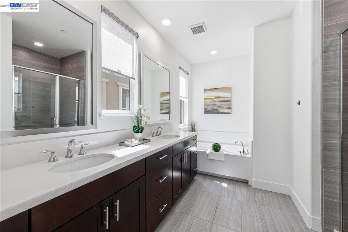 Detail Gallery Image 32 of 54 For 4036 Bothrin St, Dublin,  CA 94568 - 4 Beds | 4 Baths