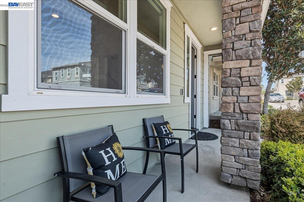 Detail Gallery Image 6 of 54 For 4036 Bothrin St, Dublin,  CA 94568 - 4 Beds | 4 Baths