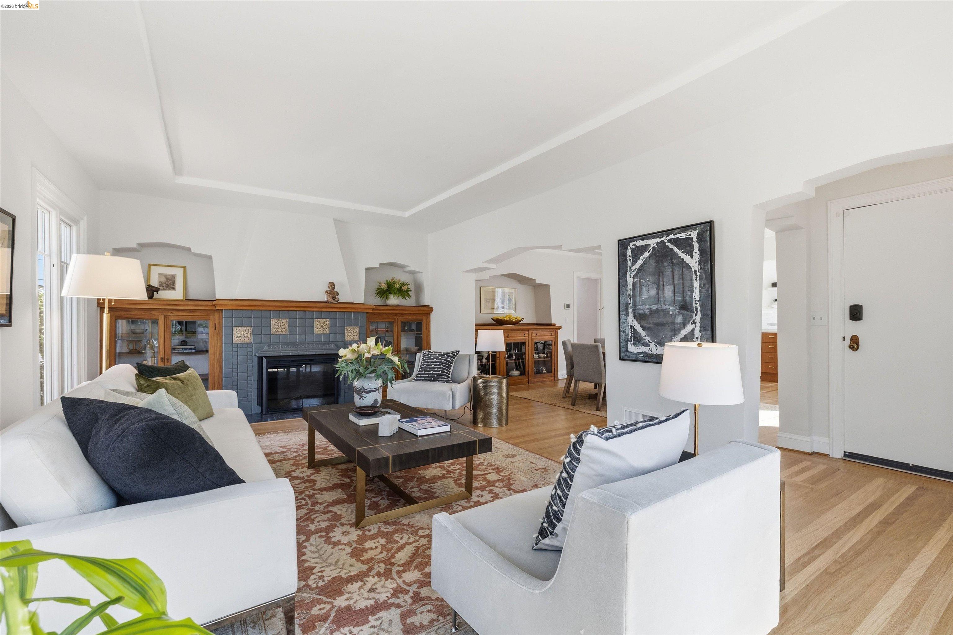 Detail Gallery Image 12 of 60 For 3235 Central Ave, Alameda,  CA 94501 - 3 Beds | 2 Baths