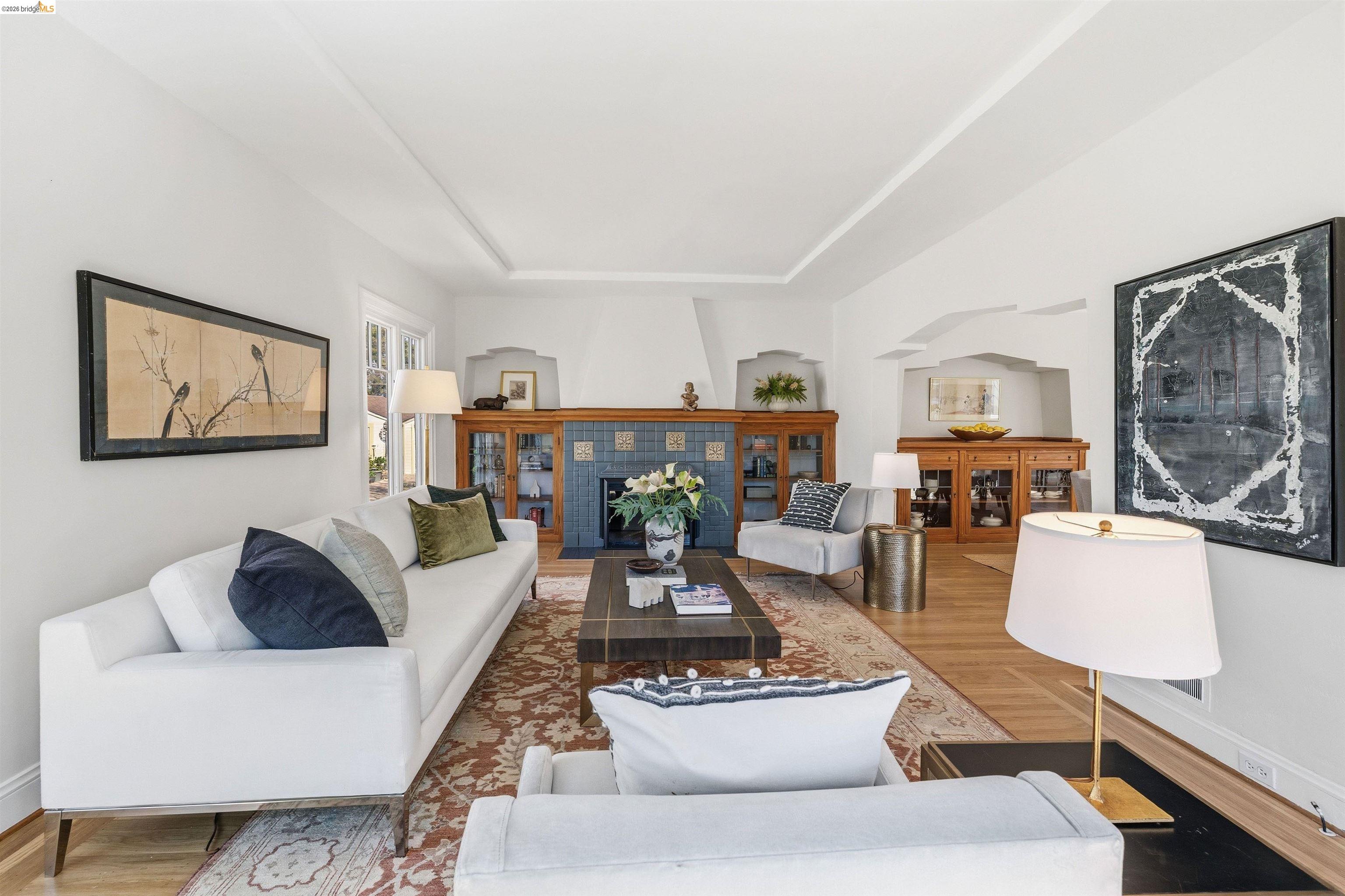 Detail Gallery Image 13 of 60 For 3235 Central Ave, Alameda,  CA 94501 - 3 Beds | 2 Baths