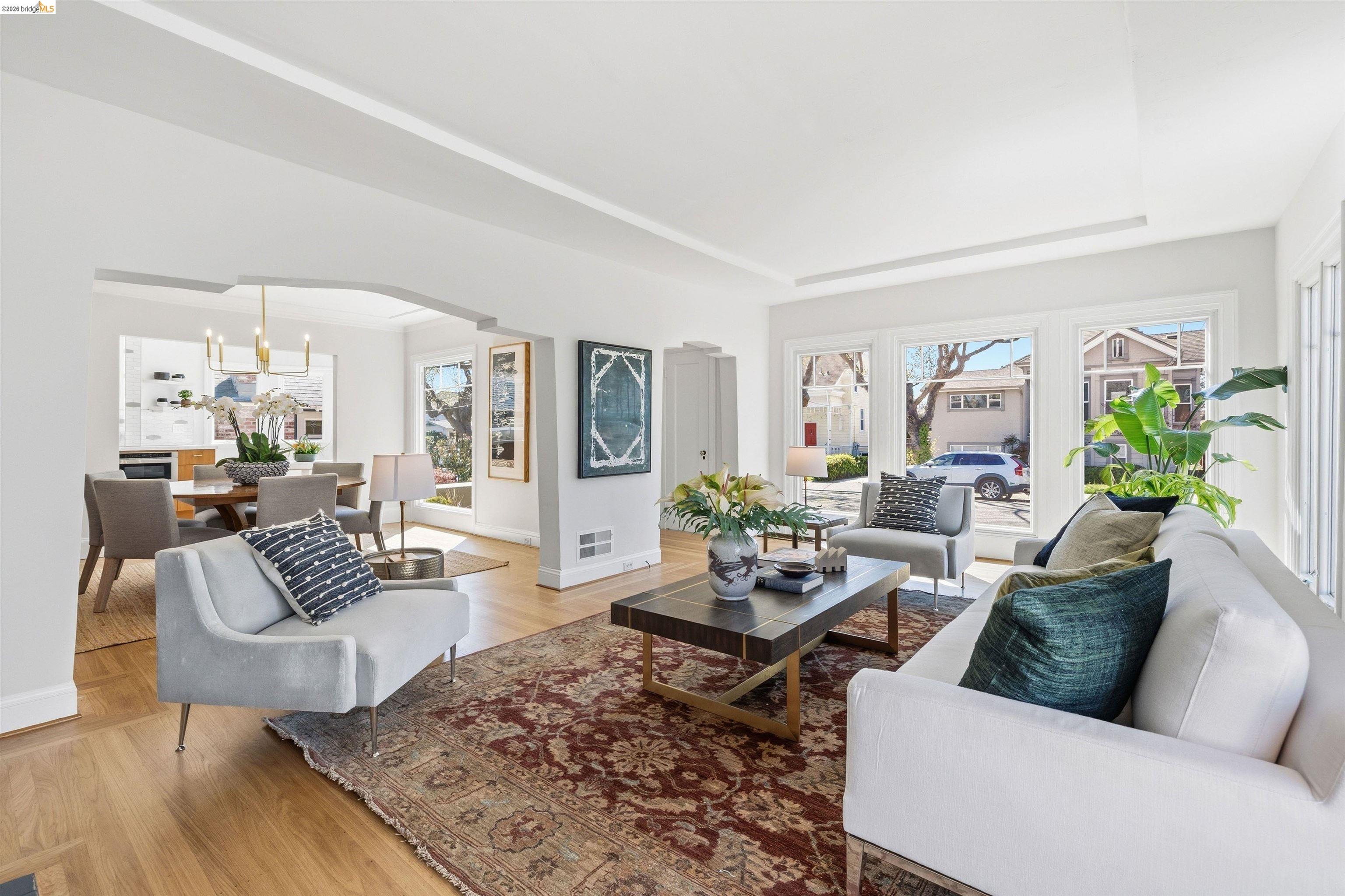 Detail Gallery Image 14 of 60 For 3235 Central Ave, Alameda,  CA 94501 - 3 Beds | 2 Baths