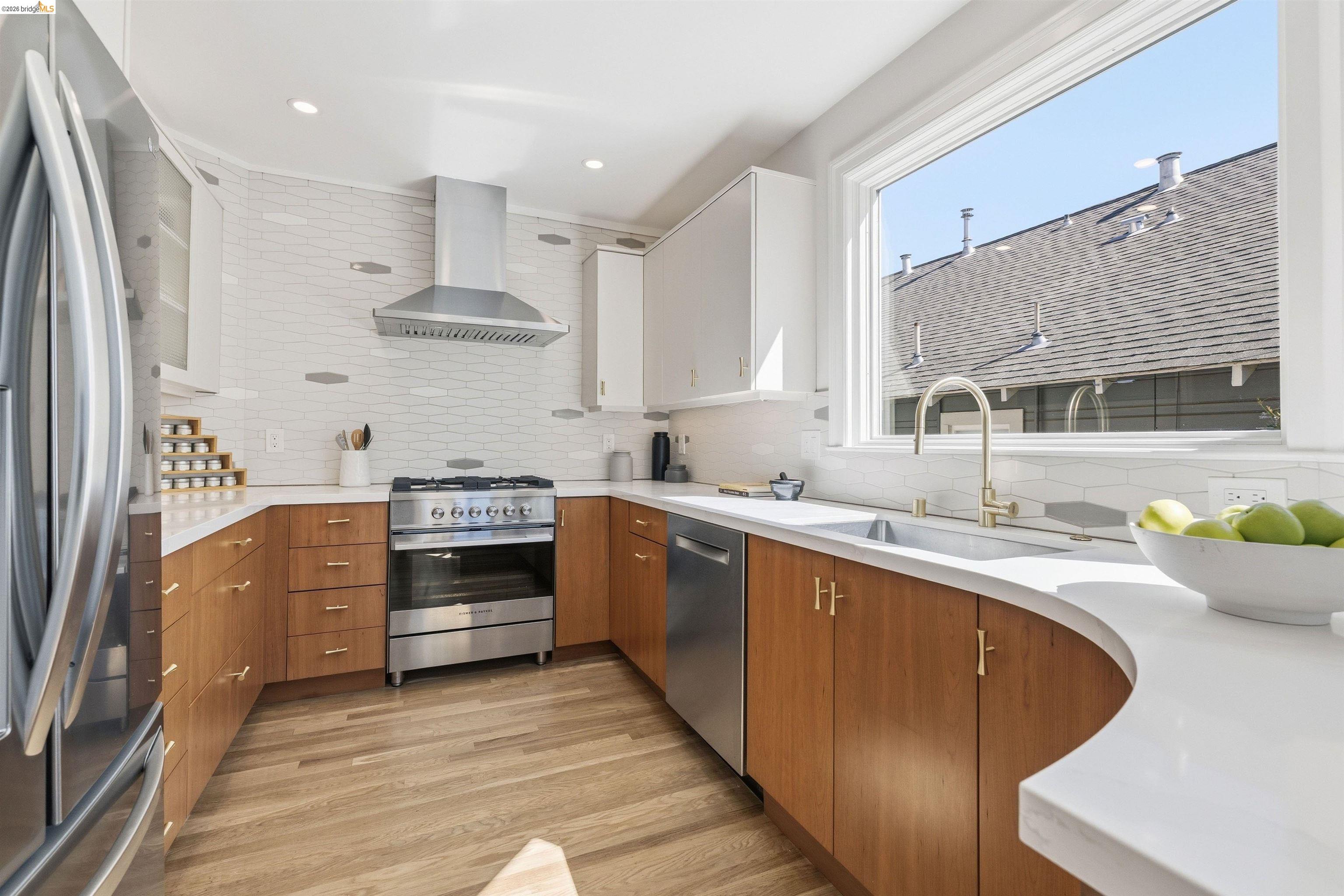 Detail Gallery Image 20 of 60 For 3235 Central Ave, Alameda,  CA 94501 - 3 Beds | 2 Baths