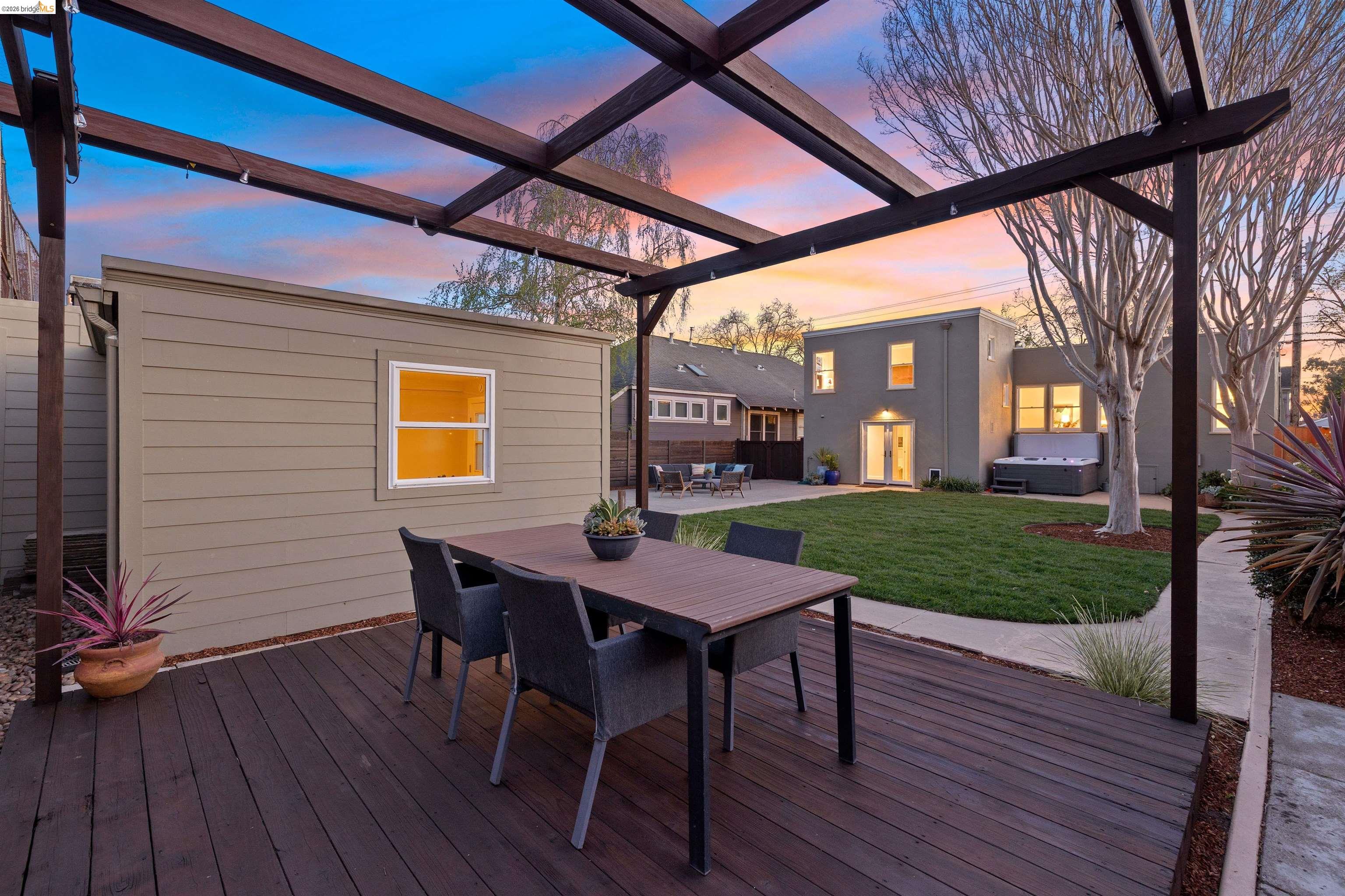 Detail Gallery Image 40 of 60 For 3235 Central Ave, Alameda,  CA 94501 - 3 Beds | 2 Baths