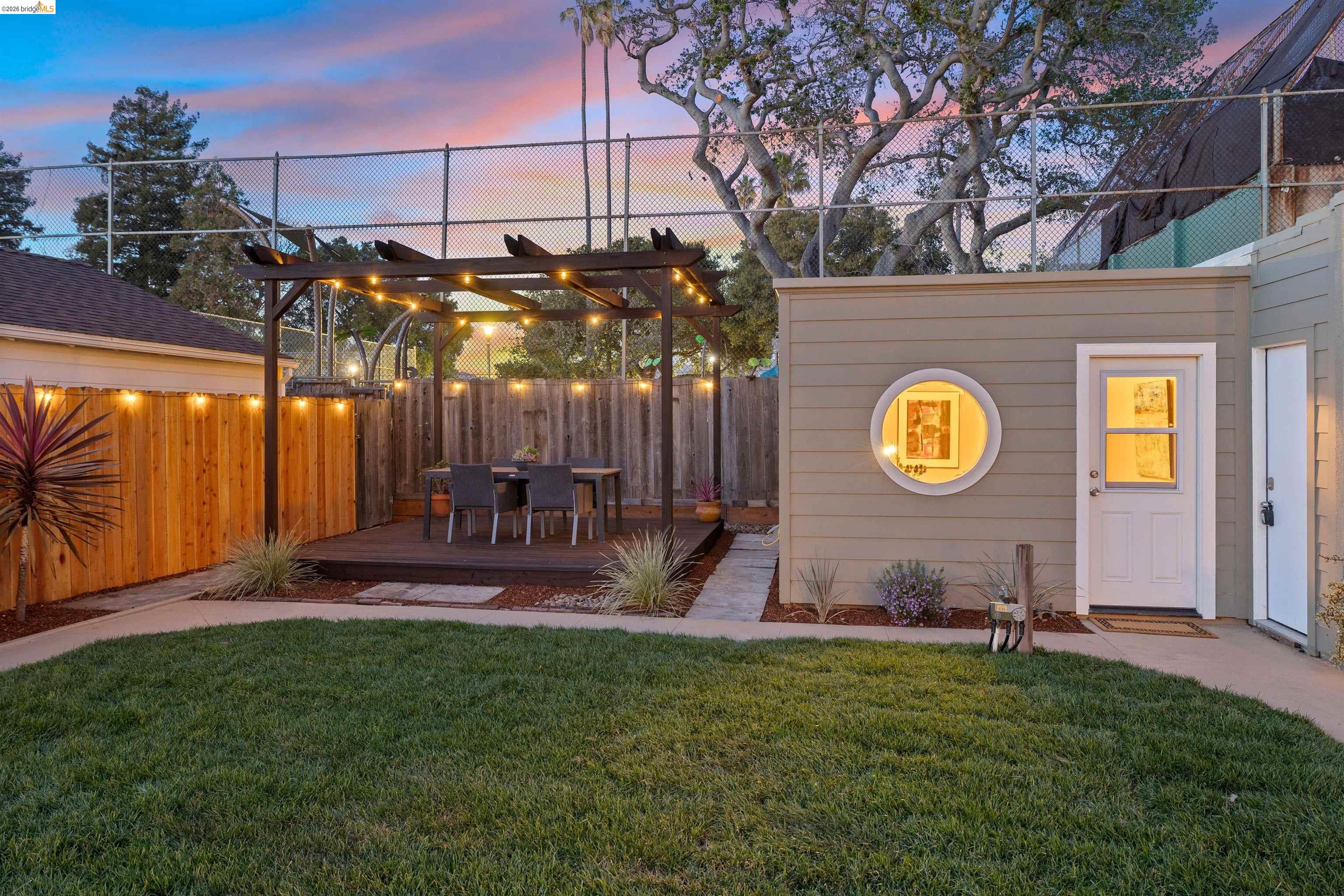 Detail Gallery Image 43 of 60 For 3235 Central Ave, Alameda,  CA 94501 - 3 Beds | 2 Baths