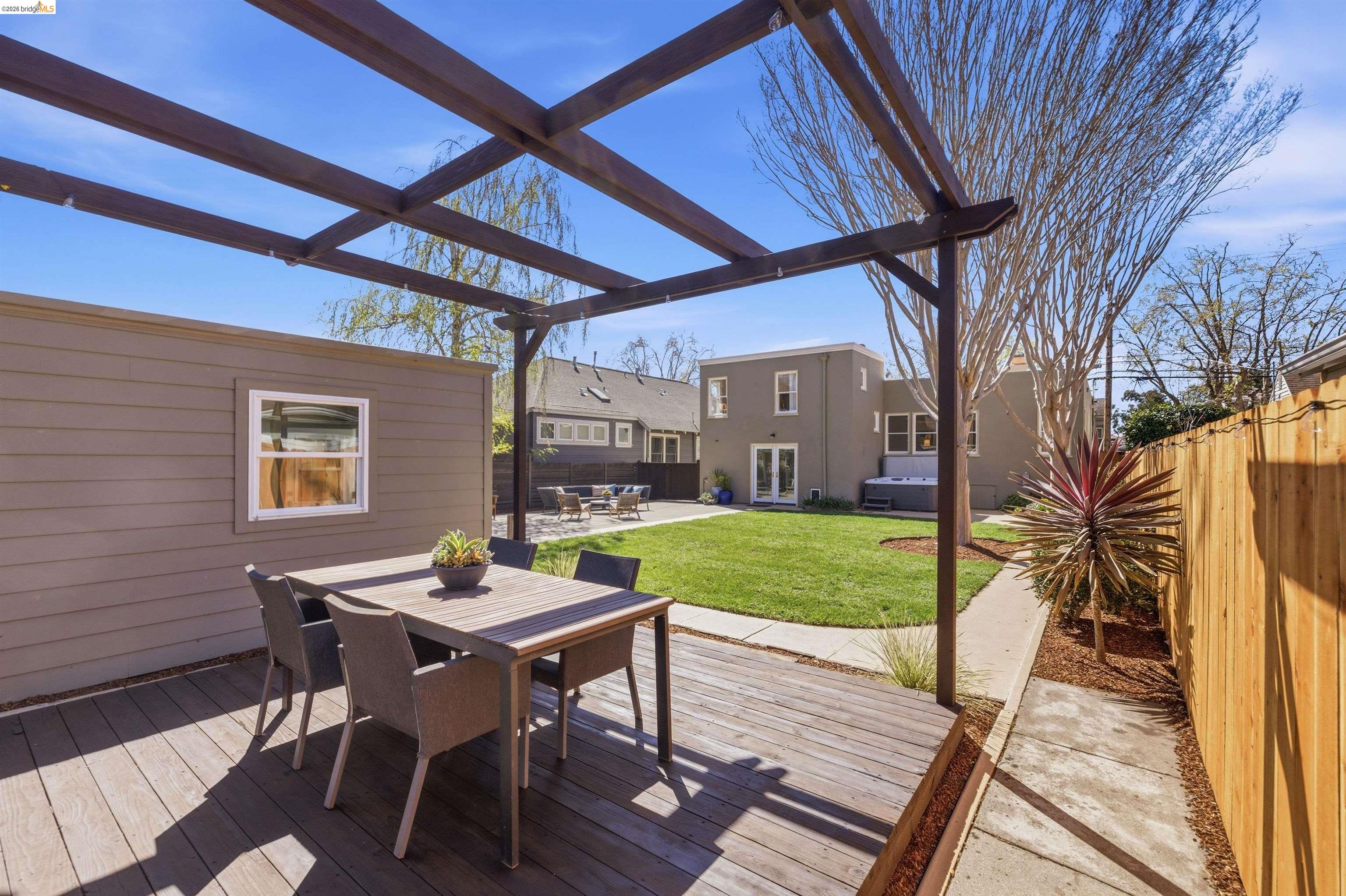 Detail Gallery Image 45 of 60 For 3235 Central Ave, Alameda,  CA 94501 - 3 Beds | 2 Baths