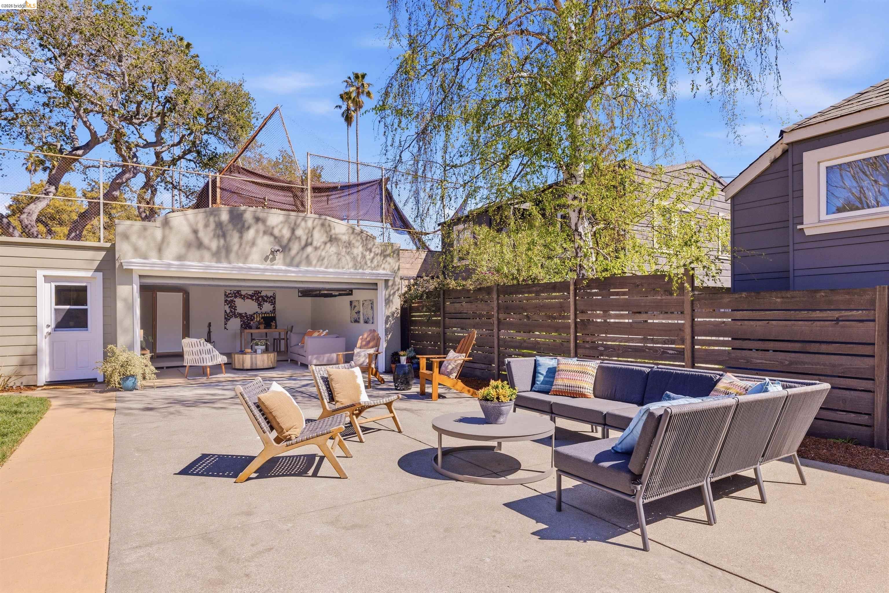 Detail Gallery Image 46 of 60 For 3235 Central Ave, Alameda,  CA 94501 - 3 Beds | 2 Baths