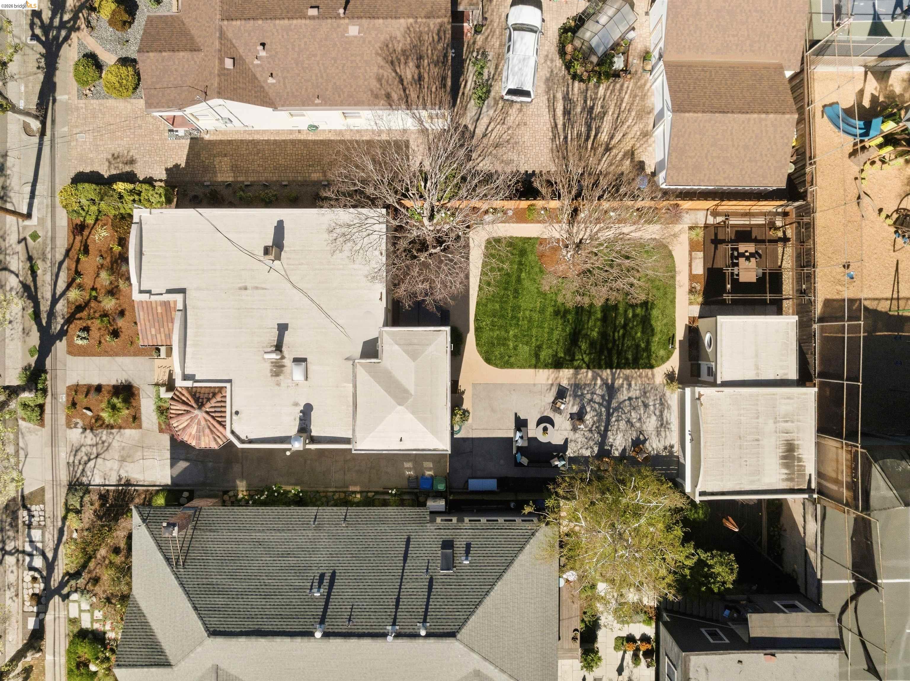 Detail Gallery Image 53 of 60 For 3235 Central Ave, Alameda,  CA 94501 - 3 Beds | 2 Baths