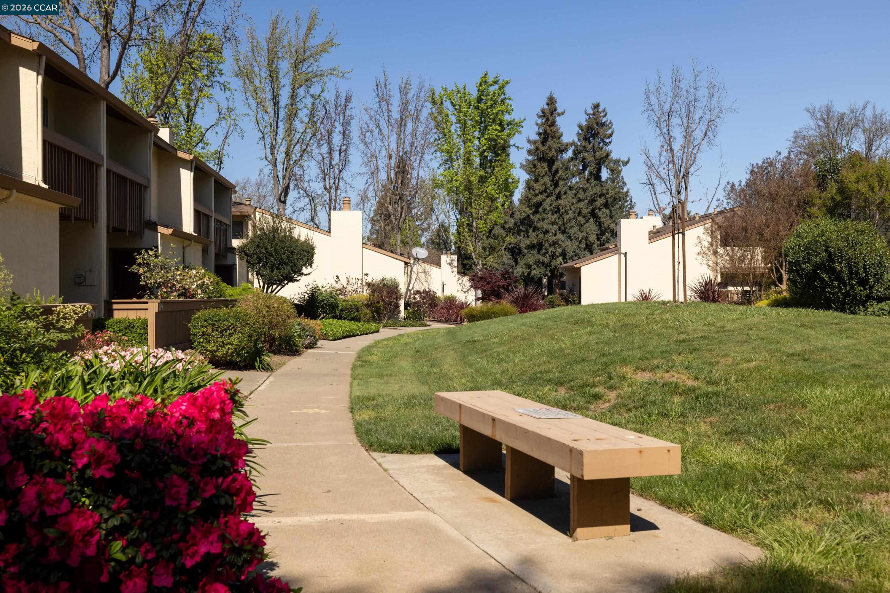 Photo #3: 41127450 Listing: Photo #3