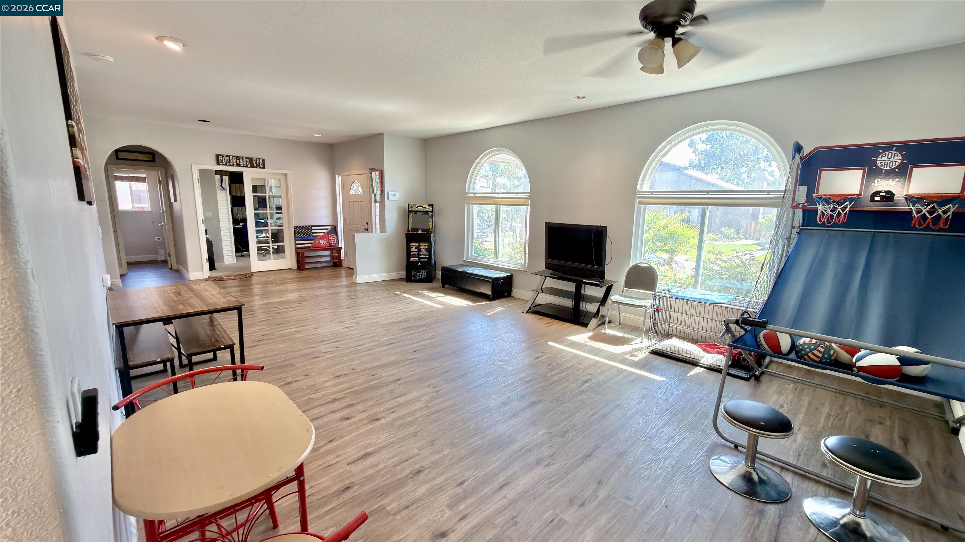 Detail Gallery Image 9 of 46 For 5593 Edgeview Dr, Discovery Bay,  CA 94505 - 3 Beds | 2/1 Baths