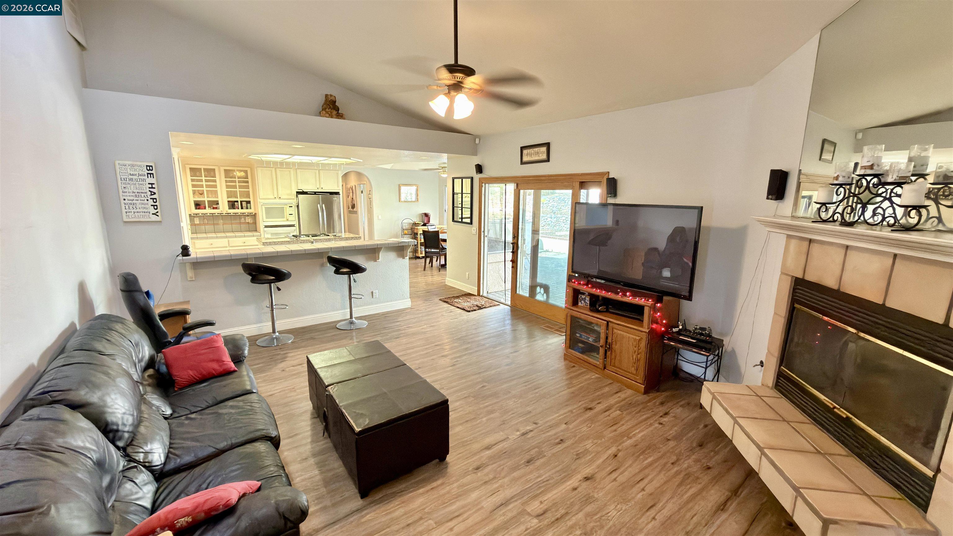 Detail Gallery Image 10 of 46 For 5593 Edgeview Dr, Discovery Bay,  CA 94505 - 3 Beds | 2/1 Baths