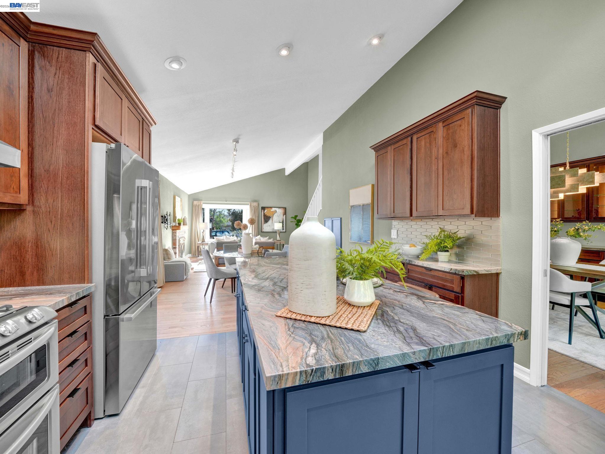 Detail Gallery Image 12 of 31 For 38590 Canyon Heights Dr, Fremont,  CA 94536 - 4 Beds | 2 Baths