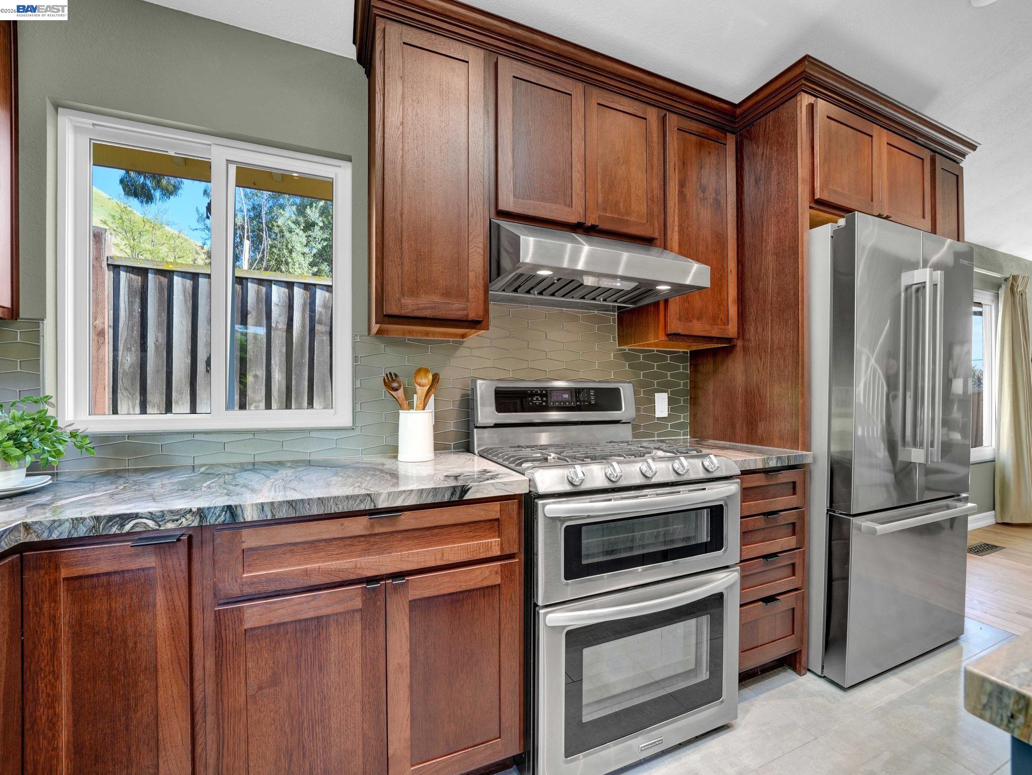 Detail Gallery Image 13 of 31 For 38590 Canyon Heights Dr, Fremont,  CA 94536 - 4 Beds | 2 Baths