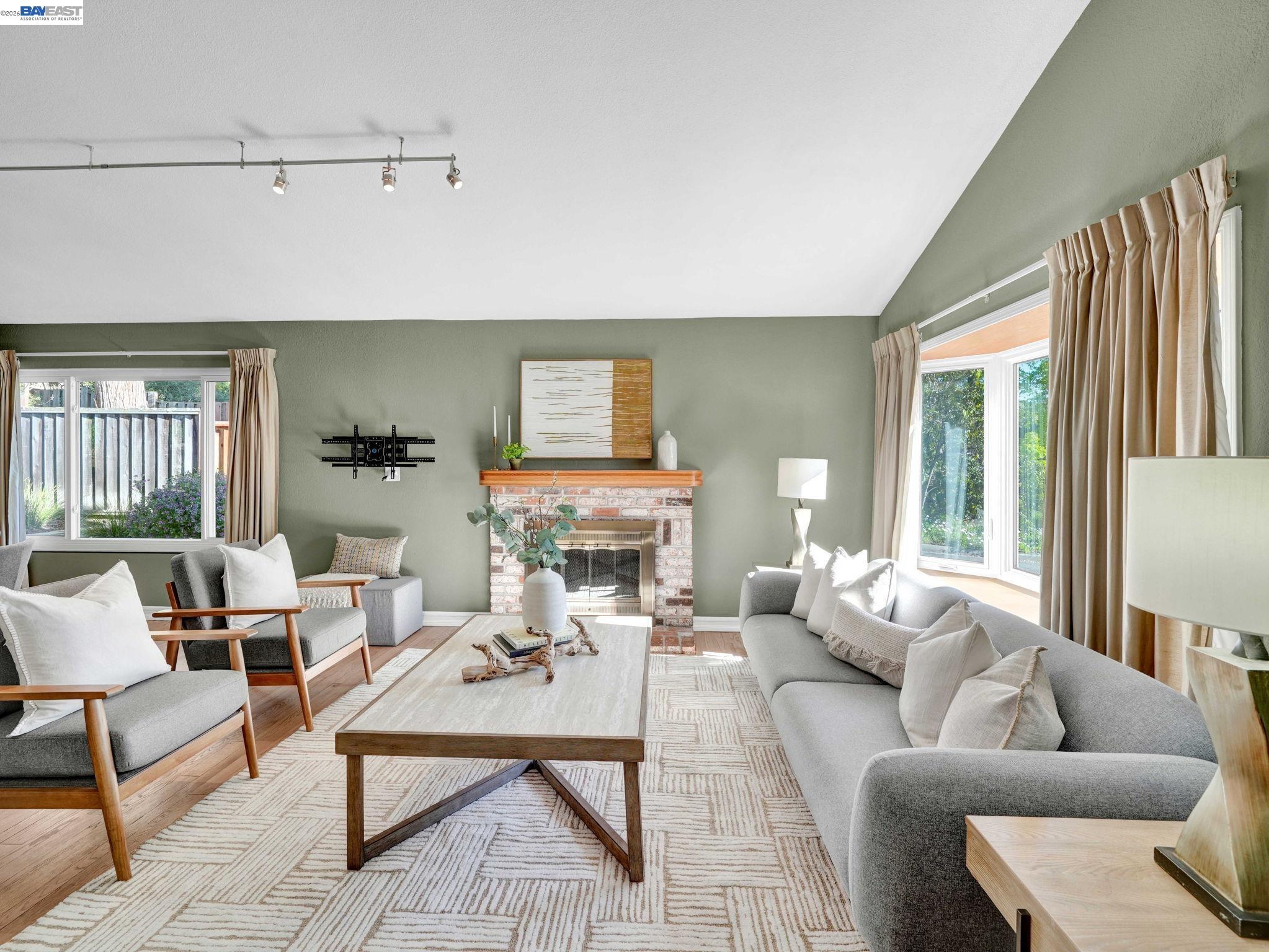 Detail Gallery Image 5 of 31 For 38590 Canyon Heights Dr, Fremont,  CA 94536 - 4 Beds | 2 Baths